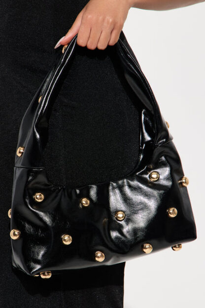 Bolso de hombro con detalles de cuentas